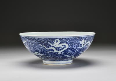 图片[2]-Large bowl with underglaze-blue decoration of billows and nine white dragons, Xuande reign (1426-1435), Ming dynasty-China Archive